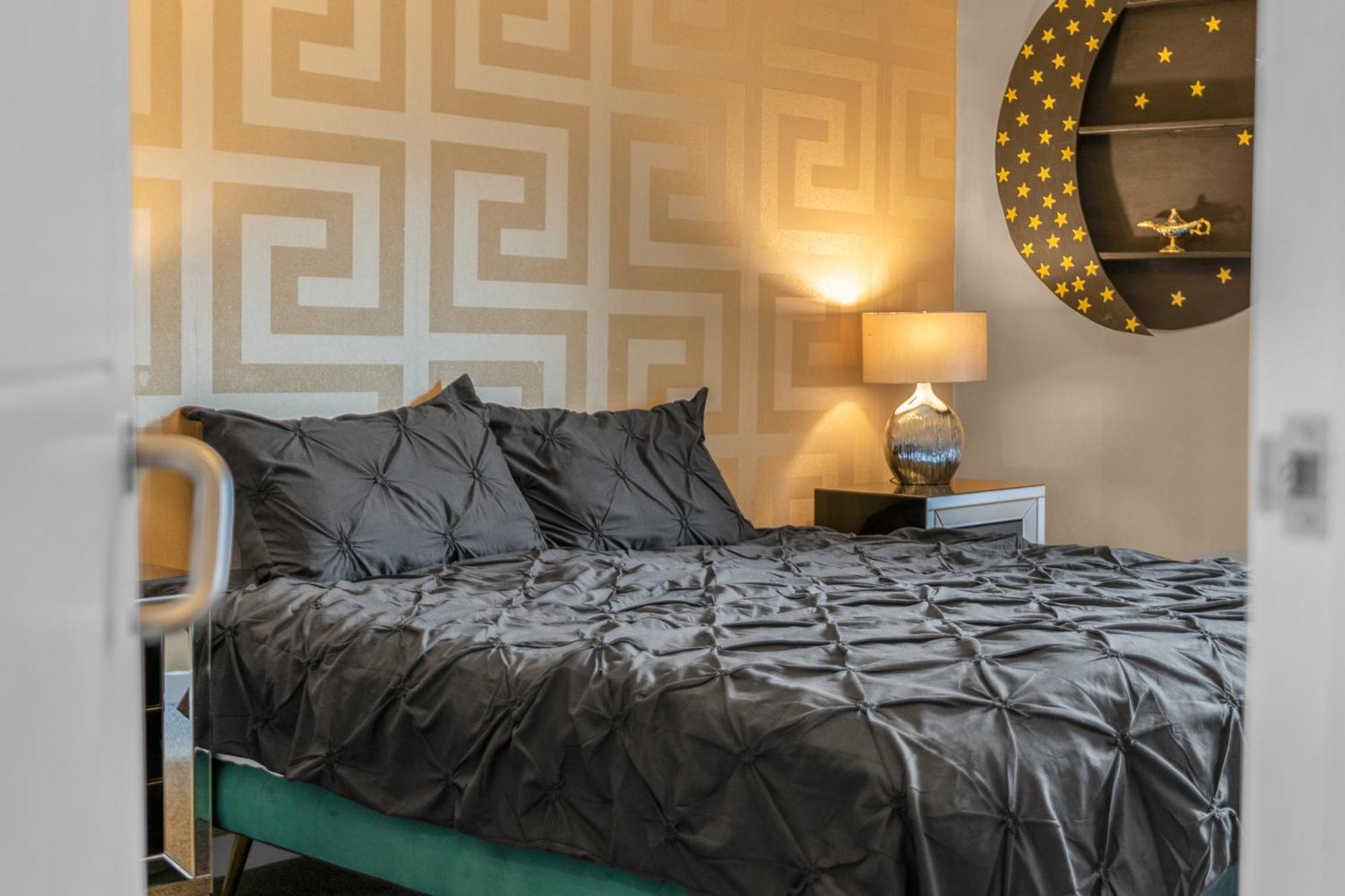 Cosy, Stylish Bedroom For Business And Work Travellers Maison d'hôtes